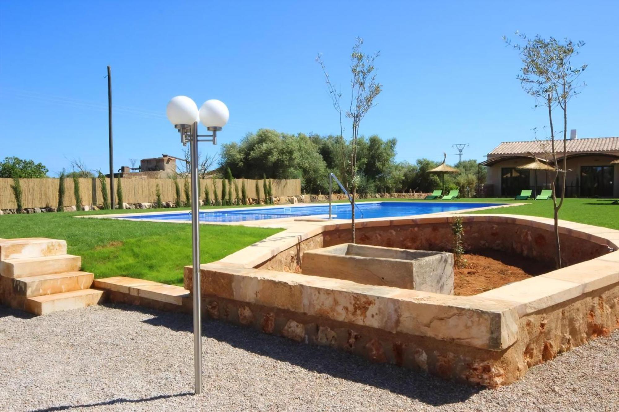 Apartment In Mit Terrasse Und Garten Campos (Mallorca)